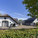 Fletcher Hotel-restaurant De Klepperman Hotell 4*